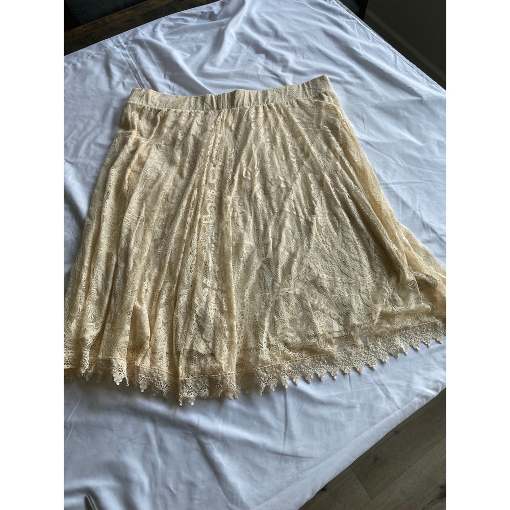 Torrid Women Lace Overlay Ethereal Skirt Size 4X Cream Beige